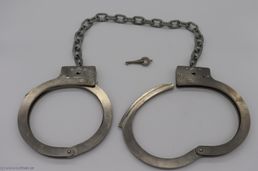 American Handcuff Company L600